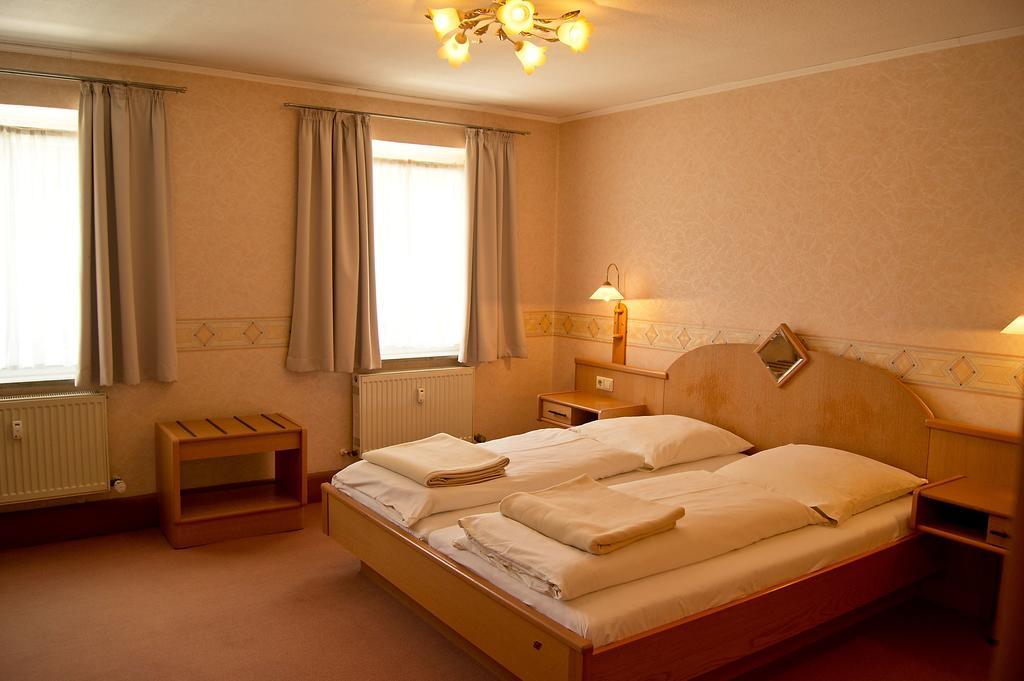 Hotel Garni Promenade Weissenhorn Exterior photo